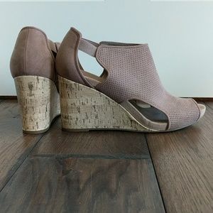 LifeStride Hinx Women's Wedge Sandals